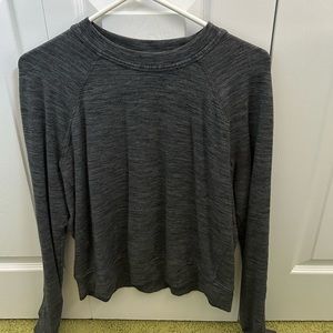 Lululemom women’s crewneck